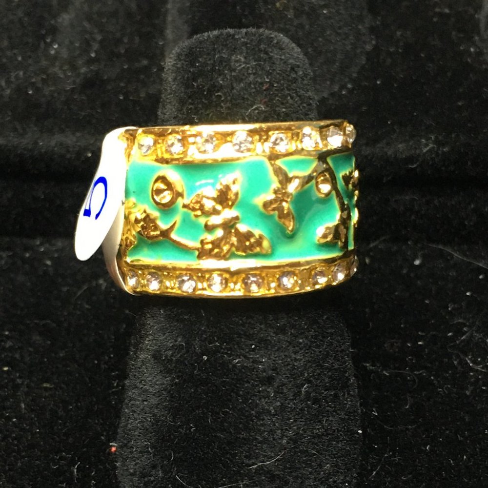 ring - Picture 4 of 4